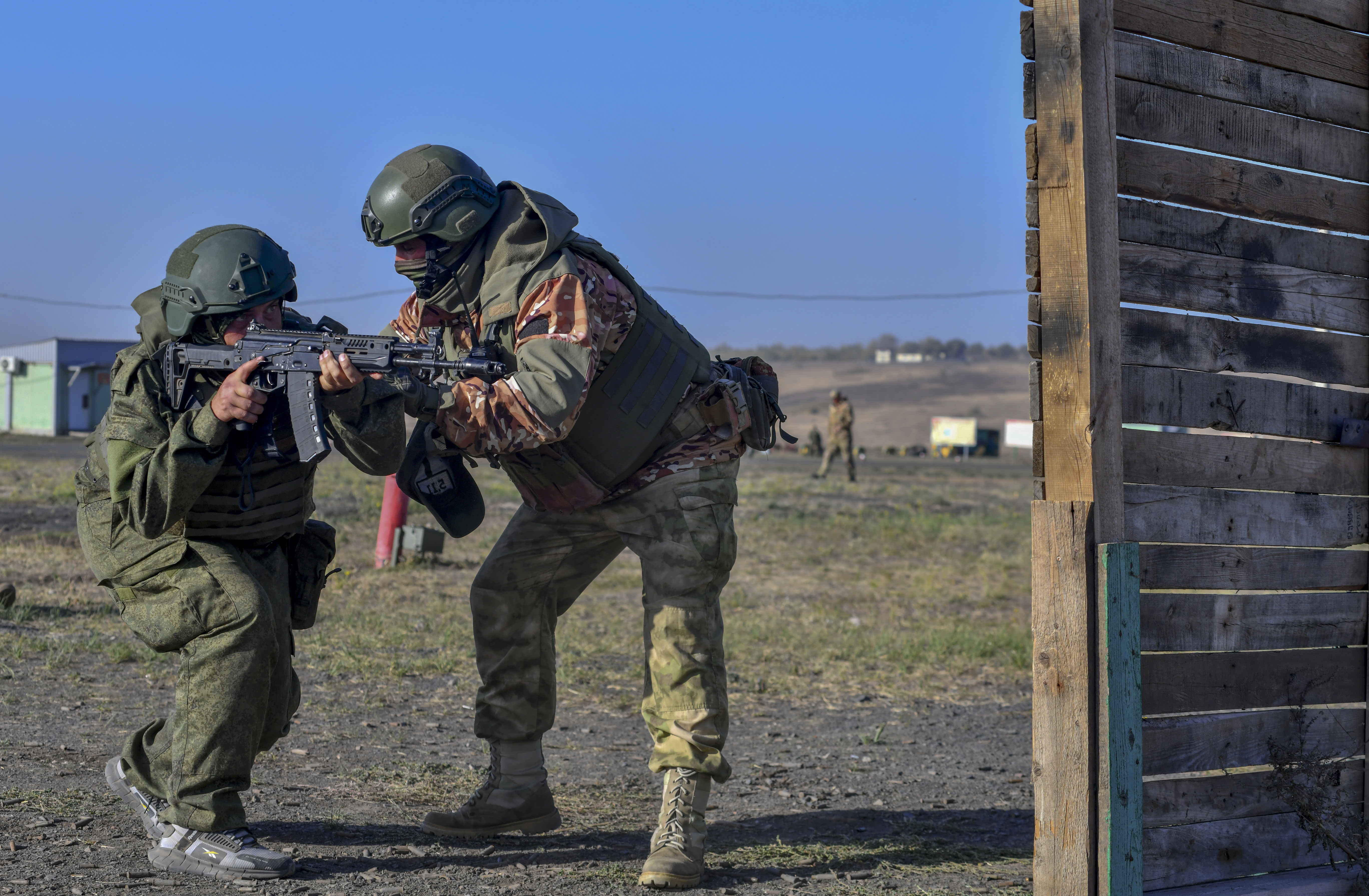 Record Russian Death Toll Hits 35,000 in March, Ukrainian Forces Intensify Strikes