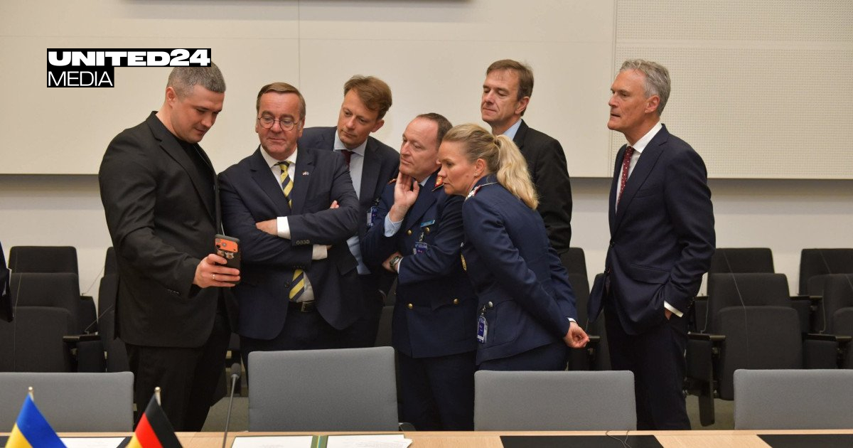 NATO chief Mark Rutte reacted to Ukraine replacing its Defense Minister. He expects policy continuity as Russia loses 25,000 to 35,000 soldiers monthly.