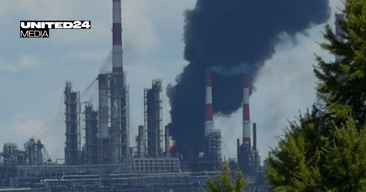 Fire Breaks Out at Major Russian Oil Refinery in Ufa Following Ukrainian Drone Raid