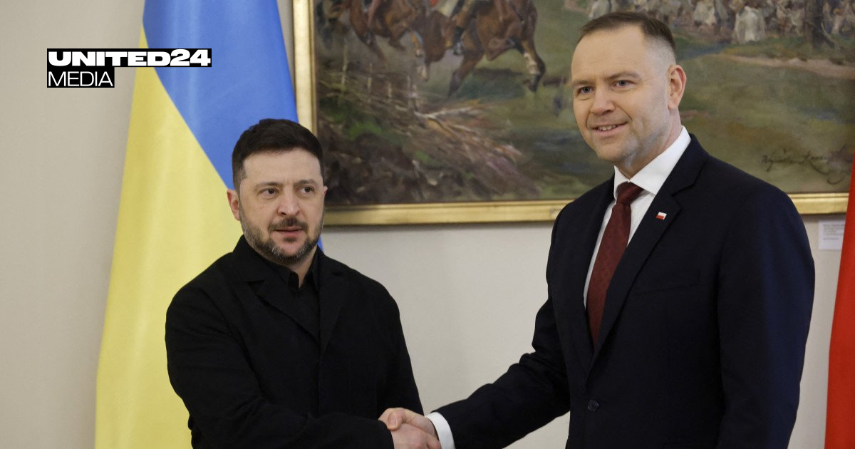 Zelenskyy and Nawrocki Hold First Meeting After Polish Award Controversy