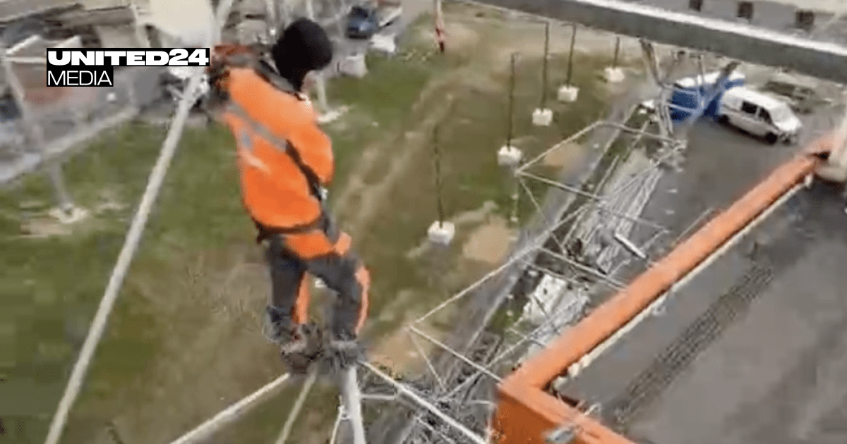 Kremlin Braces for Escalated Drone Strikes With Netting Around Moscow Power Substation