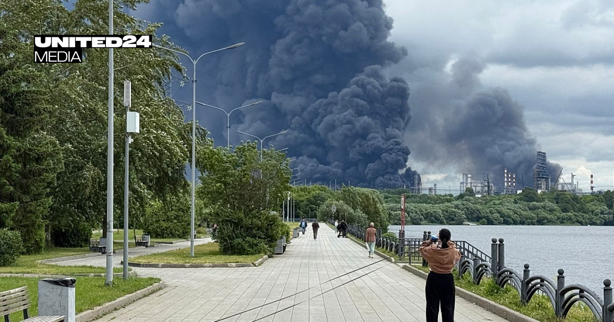 Russia Imposes Fuel Rationing in Moscow After Repeated Ukrainian Drone Attacks on Oil Infrastructure