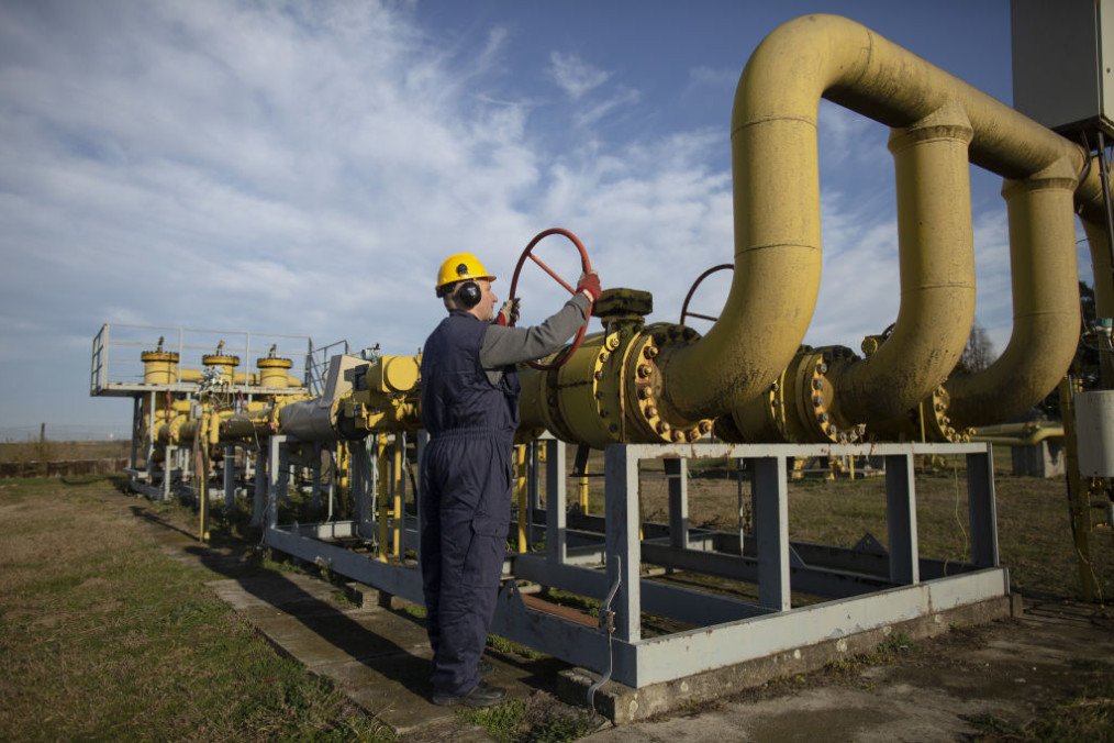 Vučić Says Serbia Extends Russian Gas Deal Until March