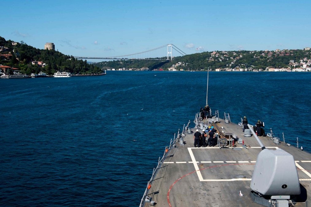A naval vessel transits the Bosphorus Strait in Istanbul, Türkiye. (Photo: open source) A naval vessel transits the Bosphorus Strait in Istanbul, Türkiye. (Photo: open source)
