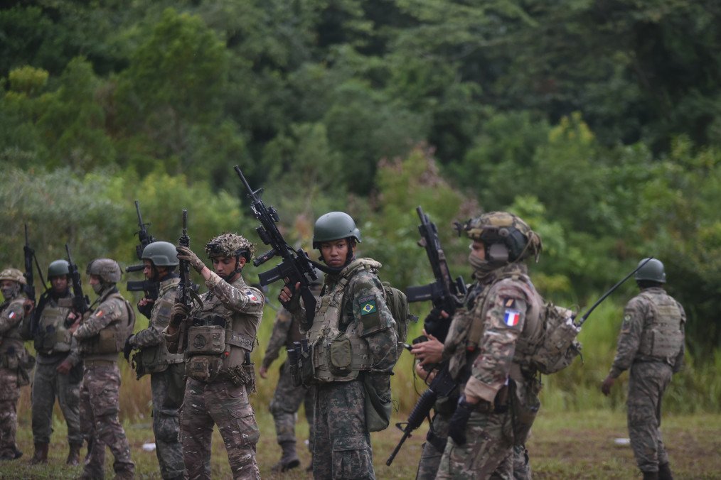 The Brazilian Navy and the French Navy conduct military drill between the cities of Rio de Janeiro and Mangaratiba, Brazil on April 28, 2026. Illustrative photo. (Source: Getty Images)