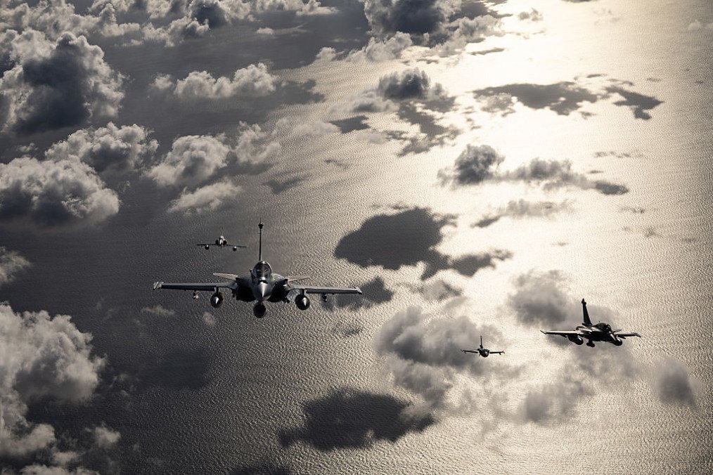 NATO and US Urge Greece to Sell Mirage 2000 Jets to Ukraine for Military Aid NATO and US Urge Greece to Sell Mirage 2000 Jets to Ukraine for Military Aid