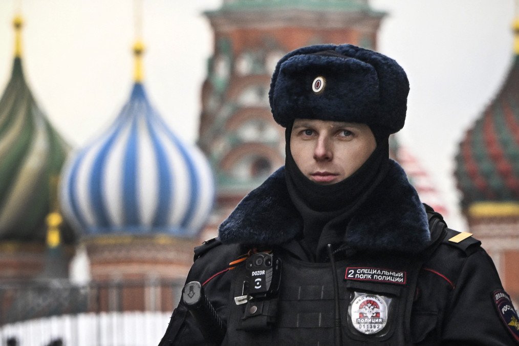 Russia Reportedly Grants Police Power to Raid Homes in Occupied Ukrainian Territories Over Passport Refusal