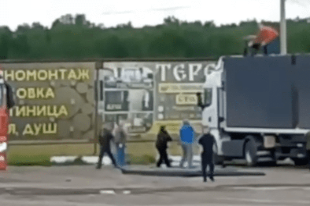 Russia May Hand Out Medals for Throwing Rocks at Ukrainian Drones in Response to Operation Spider Web Russia May Hand Out Medals for Throwing Rocks at Ukrainian Drones in Response to Operation Spider Web