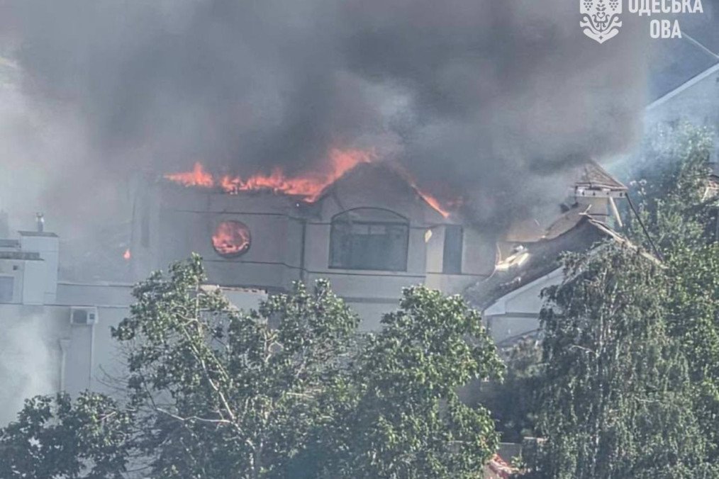 A private home burns following a Russian attack on Ukraine’s Odesa region on August 17, 2026. The strike destroyed the building’s roof and damaged neighboring homes.