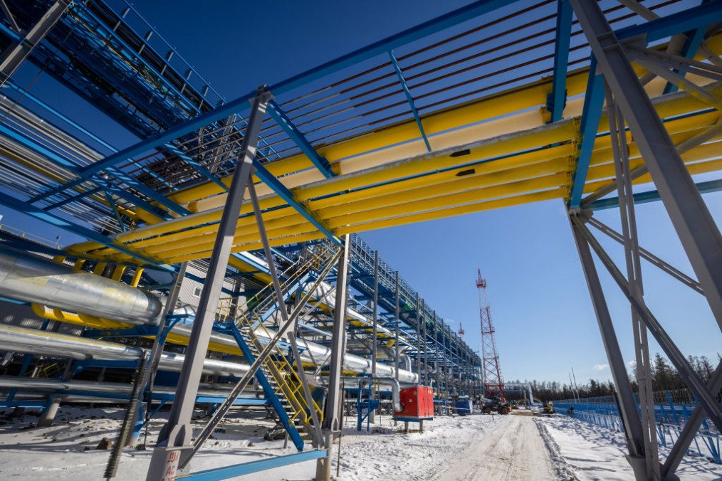 Pipework at a gas pre-treatment unit at the Gazprom PJSC Chayandinskoye oil, gas and condensate field, a resource base for the Power of Siberia gas pipeline, in the Lensk district of the Sakha Republic, Russia. (Source: Getty Images)