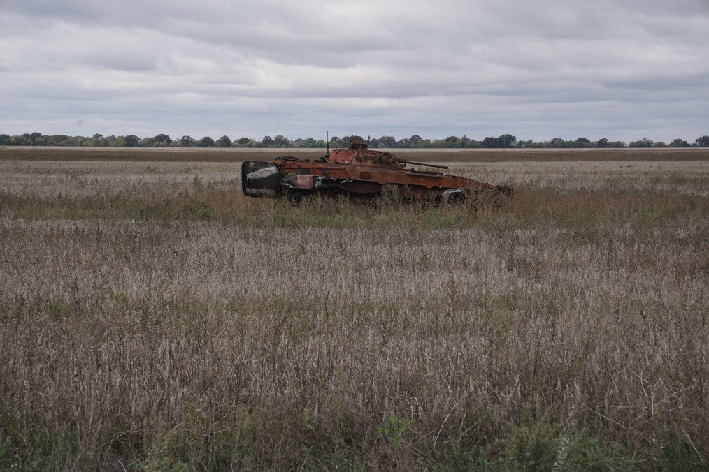 A destroyed Russian infantry fighting vehicle stands in the field on September 24, 2022, in Vysokopillia, Ukraine. (Source: Getty Images) A destroyed Russian infantry fighting vehicle stands in the field on September 24, 2022, in Vysokopillia, Ukraine. (Source: Getty Images)
