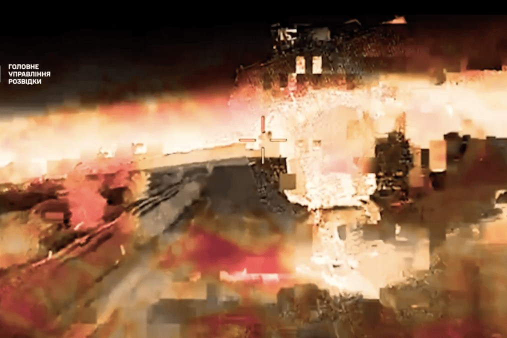 Ukrainian Forces Disable Russian S-400 Radar in Crimea With Precision Strike, Video drones ucranianos russian at war reddit combat footage reddit ukraine guerra europa ucrania news latest news in ukraine ataque ucrania a rusia