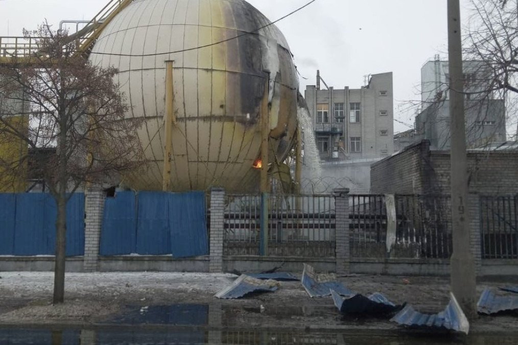Daños por incendio y fuga de petróleo en las instalaciones de Oleina en Dnipropetrovsk tras un ataque con drones rusos. La planta es propiedad de la empresa agroindustrial estadounidense Bunge. (Foto: Código abierto)