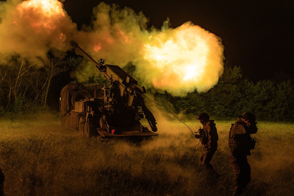 Ukrainian soldiers from the 30th Brigade fire with Bohdana artillery at Russian positions in the Donetsk Oblast, Ukraine, 31 May 2026. (Source: Getty Images)