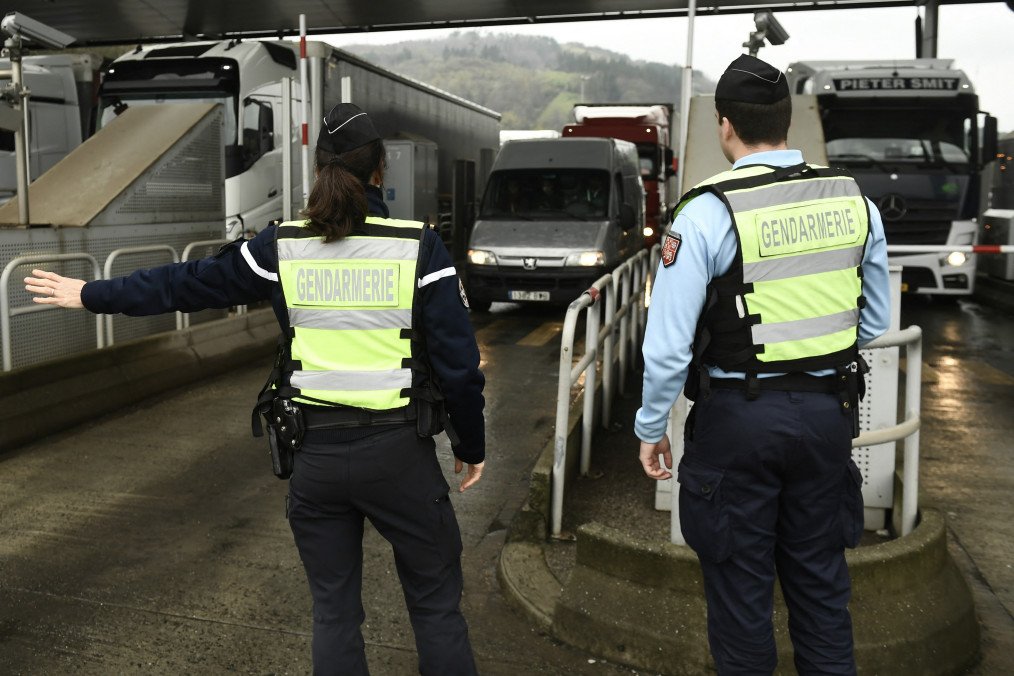 French gendarmes. (Source: Getty Images)