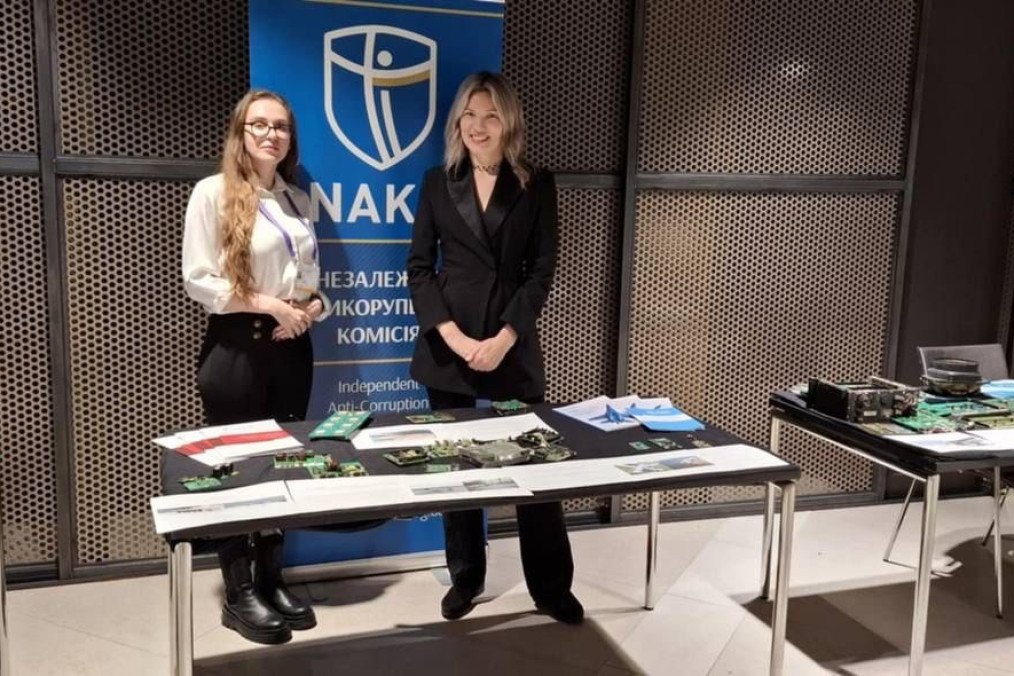 “Are They Real?!” – How the Ukrainian Delegation Presented Fragments of Russian Weapons with Western Components in The Hague