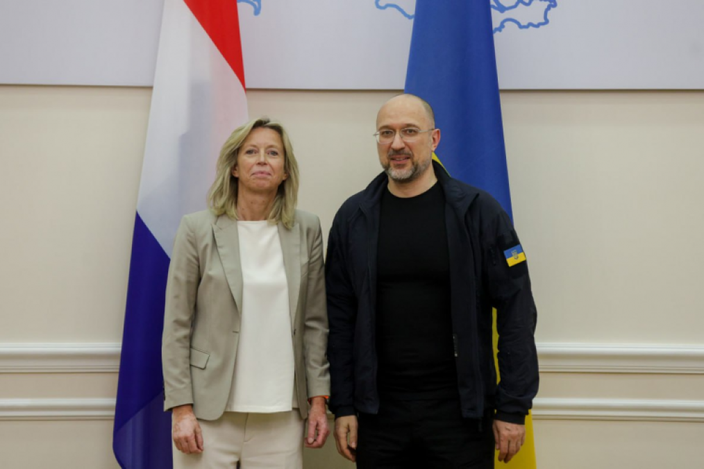 Minister of Defense of the Netherlands Arrives in Ukraine in a Surprise Visit