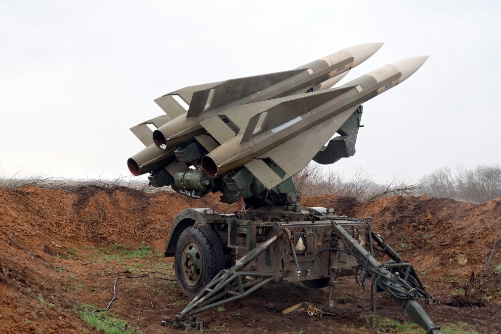 Ukrainian servicemen operate a MIM-23 Hawk air defense launcher during combat duty in the Mykolaiv region on March 30, 2026. (Source: Getty Images)