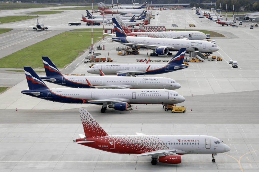 Aeroflot and Rossiya passenger aircraft are parked at Moscow Sheremetyevo International Airport. Russia’s civil aviation sector continues to face growing maintenance and production challenges under sanctions. Illustrative photo. (Photo: open source)