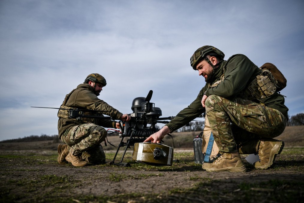 Soldiers from a drone unit of a battalion of Ukraine's 422nd Separate Unmanned Systems Brigade '“Luftwaffe'“ prepare a Baba Yaga heavy bomber drone on March 23, 2026. Illustrative photo. (Source: Getty Images)