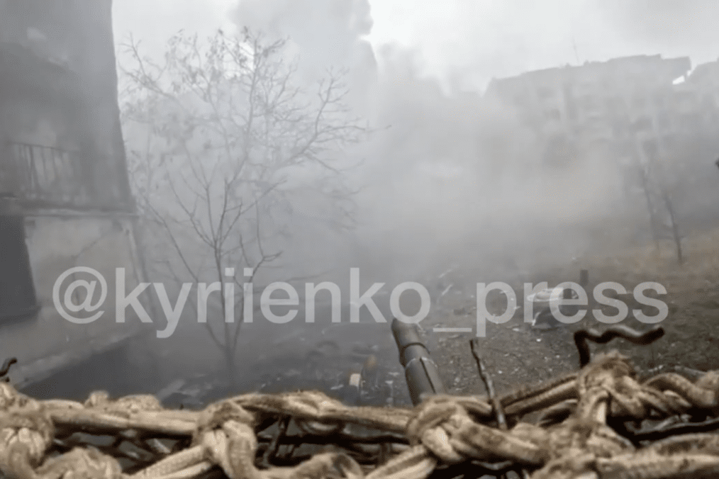 A Ukrainian tank fires at Russian positions in the city of Rodynske, Donetsk region, autumn 2025. (Source: t.me/kyriienko_press)