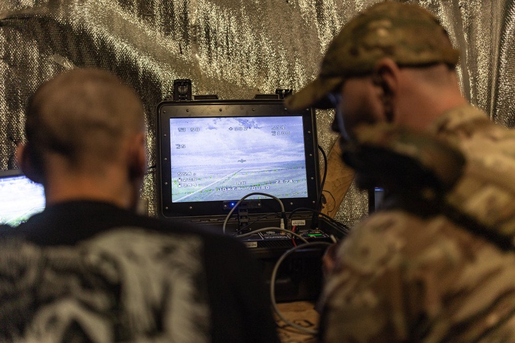 Illustrative image. Ukrainian soldiers operate the Blyskavka attack drone to strike Russian positions in the direction of Kostiantynivka, Donetsk region, Ukraine, on May 15, 2026.