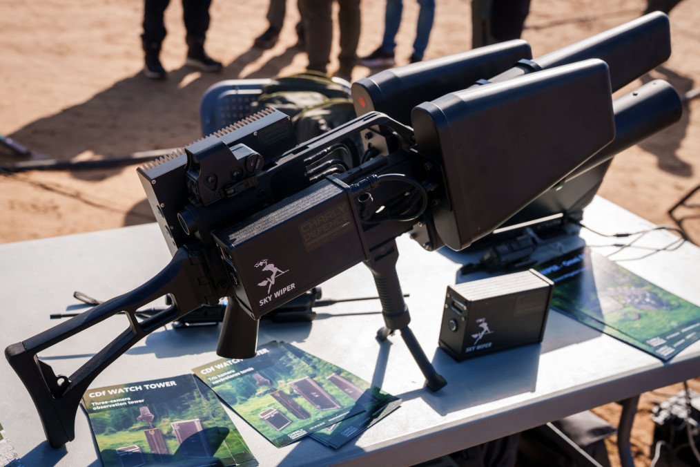 SkyWiper anti drone weapon