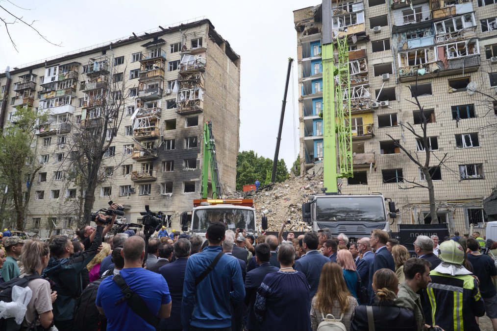 Over 60 Foreign Diplomats Visit Site of Russian Missile Strike on Kyiv Residential Building Over 60 Foreign Diplomats Visit Site of Russian Missile Strike on Kyiv Residential Building