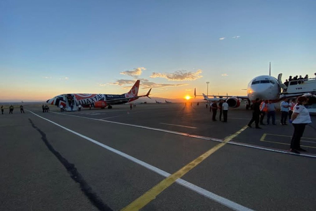 Ukraine Evacuates 65 Citizens From Buffer Zone at Russian-Georgian Border Ukraine Evacuates 65 Citizens From Buffer Zone at Russian-Georgian Border