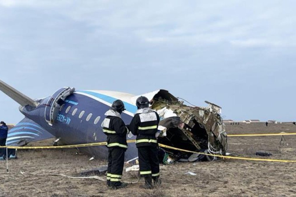 Signs of Missile Fragment Damage Reportedly Found on Crashed Azerbaijan Plane