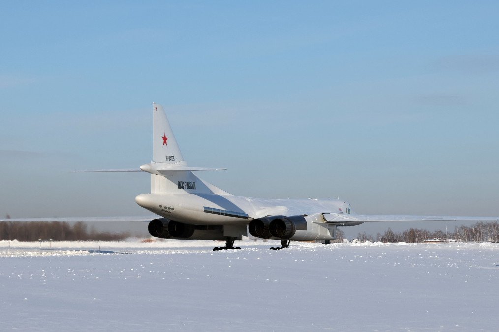Russia Hides Tu-160s Near US Border After Ukraine Destroys a Third of Their Bombers Russia Hides Tu-160s Near US Border After Ukraine Destroys a Third of Their Bombers