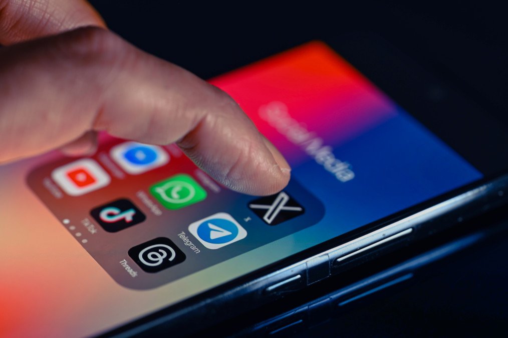 Russian Authorities Trial Restrictions on Telegram and WhatsApp Ahead of Proposed Messenger Ban Russian Authorities Trial Restrictions on Telegram and WhatsApp Ahead of Proposed Messenger Ban