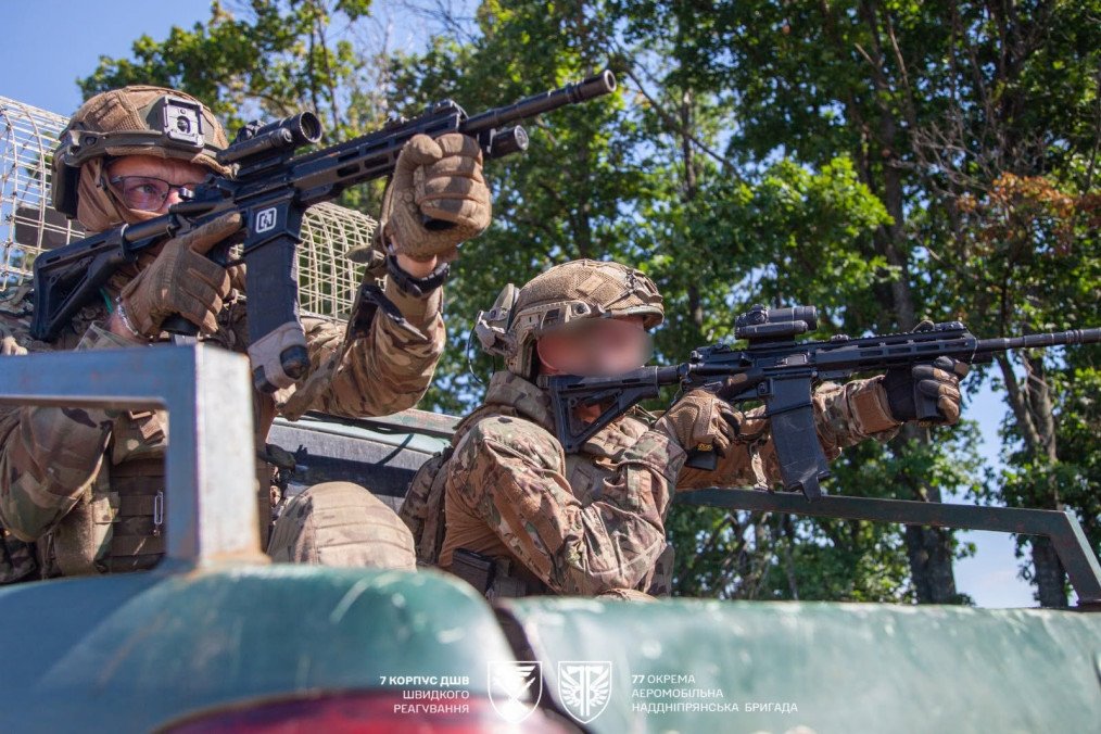 Ukrainian soldiers of the 77th Separate Airmobile Brigade during training, August 2026. (Source: 77th Separate Airmobile Brigade)
