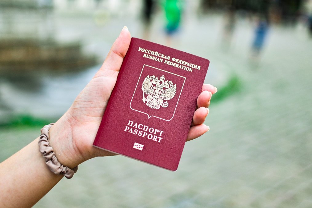 Ukraine Assures No Liability for Ukrainians Forced to Accept Russian Passports in Occupied Territories