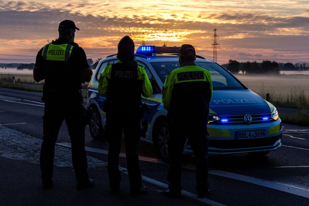 Police officers near the cordoned-off Turnow-Preilack substation in Brandenburg following suspected sabotage of the power grid. (Source: Getty Images) Police officers near the cordoned-off Turnow-Preilack substation in Brandenburg following suspected sabotage of the power grid. (Source: Getty Images)