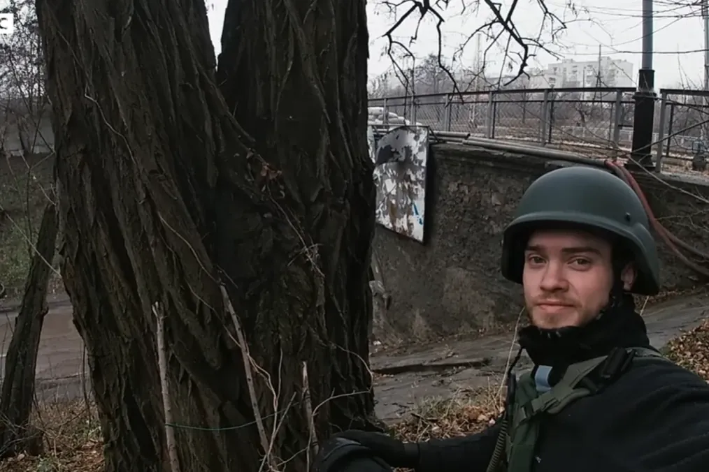 British volunteer Chris Parry during an evacuation mission in eastern Ukraine, as seen in footage from the BBC documentary Hell Jumper. (Source: BBC) British volunteer Chris Parry during an evacuation mission in eastern Ukraine, as seen in footage from the BBC documentary Hell Jumper. (Source: BBC)