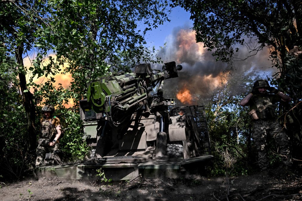 Soldiers from the 148th Separate Artillery Zhytomyr Brigade of the Ukrainian Armed Forces fire a CAESAR self-propelled howitzer in the Oleksandrivka sector, Dnipropetrovsk region, Ukraine, on June 23, 2026. Illustrative photo. (Source: Getty Images) Soldiers from the 148th Separate Artillery Zhytomyr Brigade of the Ukrainian Armed Forces fire a CAESAR self-propelled howitzer in the Oleksandrivka sector, Dnipropetrovsk region, Ukraine, on June 23, 2026. Illustrative photo. (Source: Getty Images)