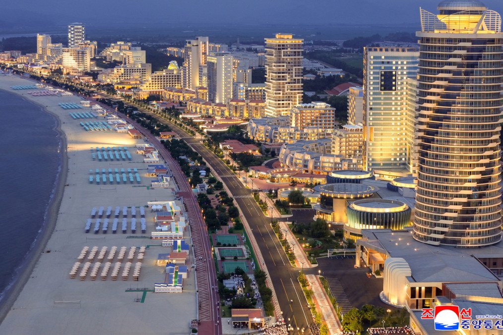 Kim Jong-Un Unveils Luxury Beach Resort for Russians—Right Next to a Missile Test Site Kim Jong-Un Unveils Luxury Beach Resort for Russians—Right Next to a Missile Test Site