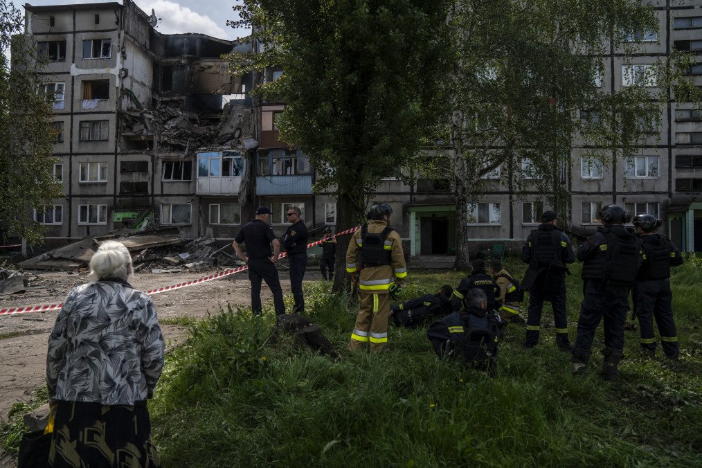 Russian Air Assault Hits Multiple Ukrainian Cities, Killing 6, Including Child, Injuring 14 Russian Air Assault Hits Multiple Ukrainian Cities, Killing 6, Including Child, Injuring 14