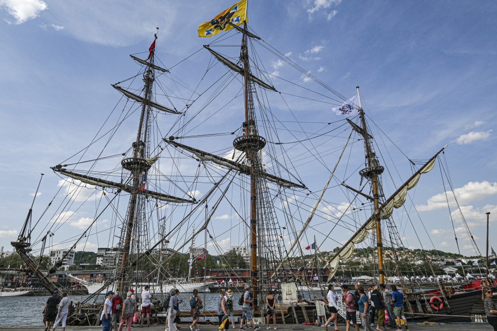 France Allows Russian First’s Frigate Replica to Dock Despite EU Sanctions