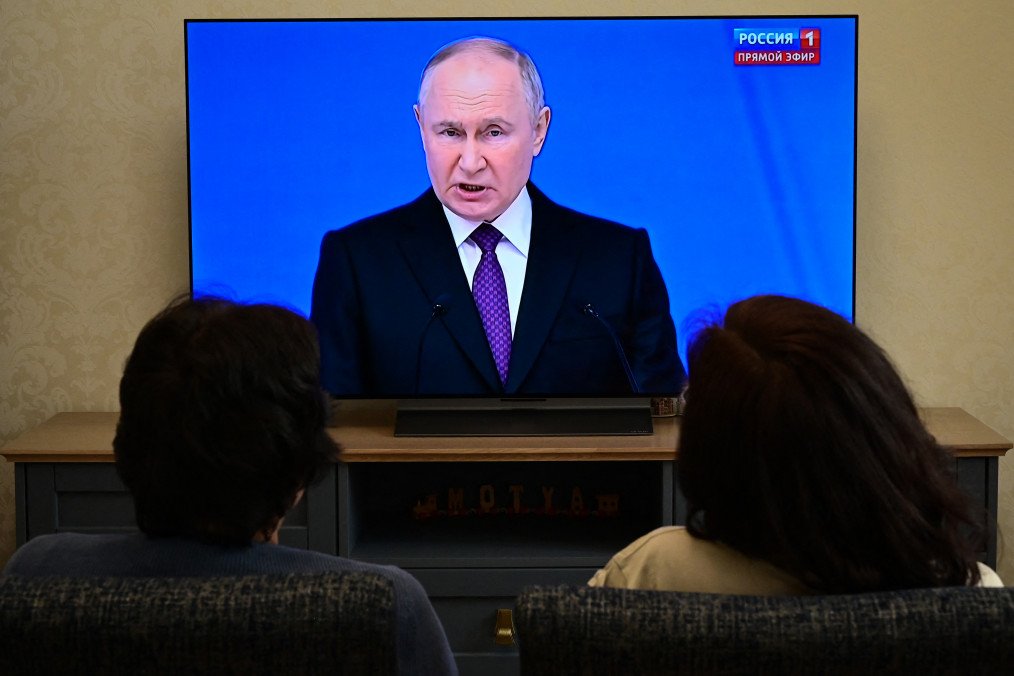 Putin Confirms Test Launch of "Oreshnik" Medium-Range Ballistic Missile Against Ukraine