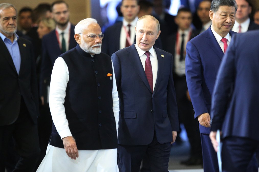 India Seeks to Secure Arms Deals With Nations Transitioning Away From Russian Suppliers India Seeks to Secure Arms Deals With Nations Transitioning Away From Russian Suppliers