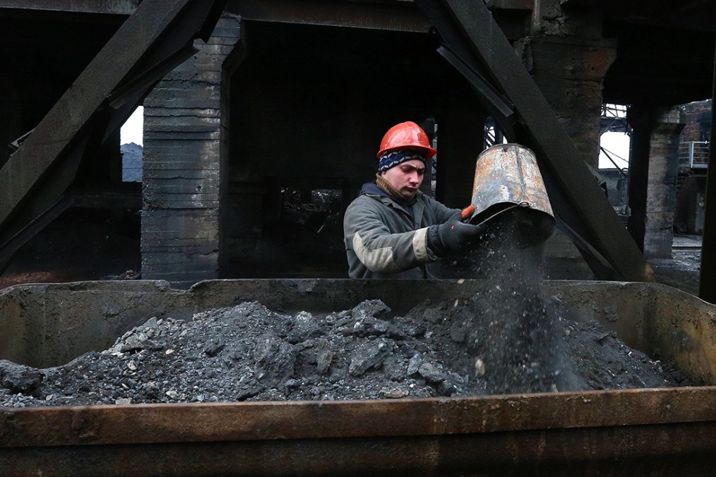 Russia to Begin Coal Exports from Occupied Donbas via Mariupol in October