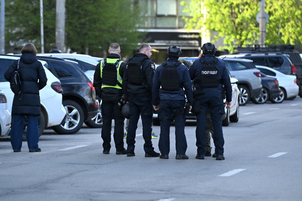 Law enforcement officers work at the scene of a shooting in the Holosiivskyi district, Kyiv, Ukraine, on April 18, 2026. Illustrative photo. (Source: Getty Images)
