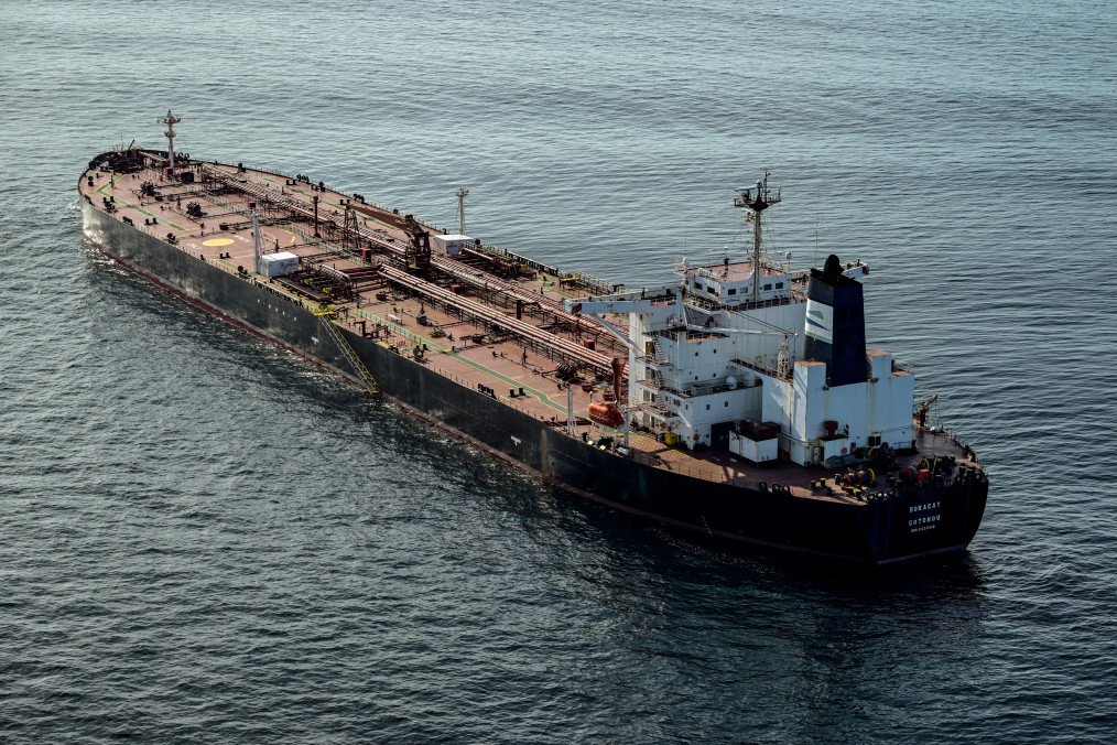 This aerial picture shows the tanker Boracay from Russia's so-called "shadow fleet" suspected of being involved in drone flights over Denmark. Illustrative image. (Photo: Getty Images)