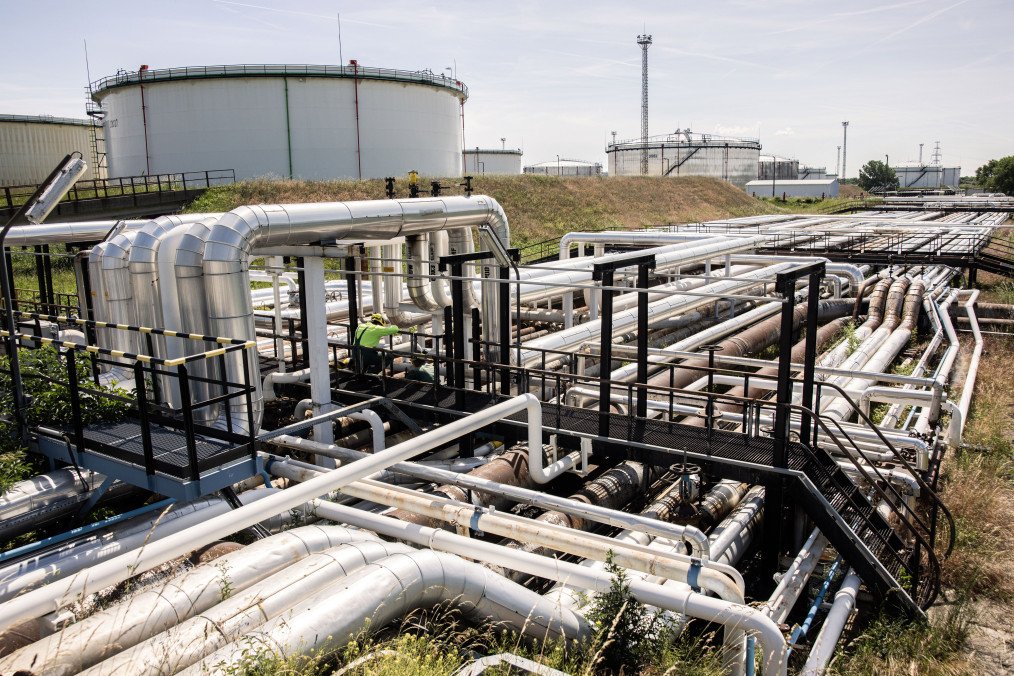 Russia Boosts Oil Exports by 200,000 BPD After Ukrainian Strikes Disrupt Refineries