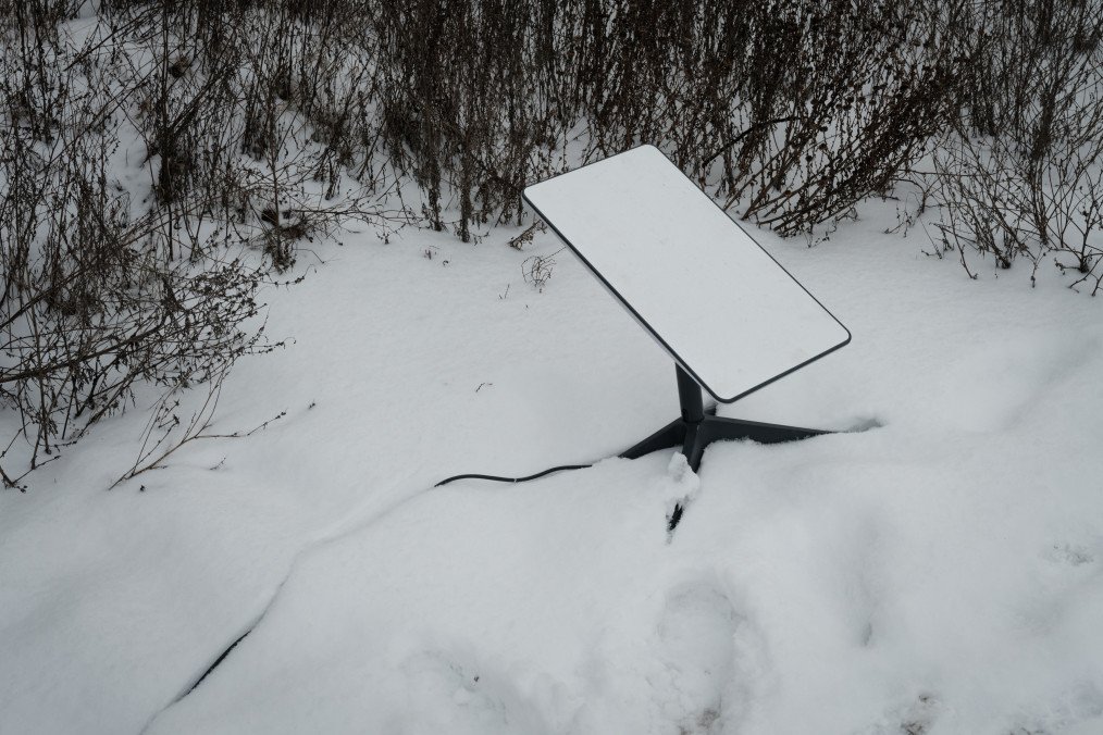 The antenna of the Starlink satellite-based broadband system is seen in the snow in Bakhmut on February 16, 2023. (Source: Getty Images) The antenna of the Starlink satellite-based broadband system is seen in the snow in Bakhmut on February 16, 2023. (Source: Getty Images)