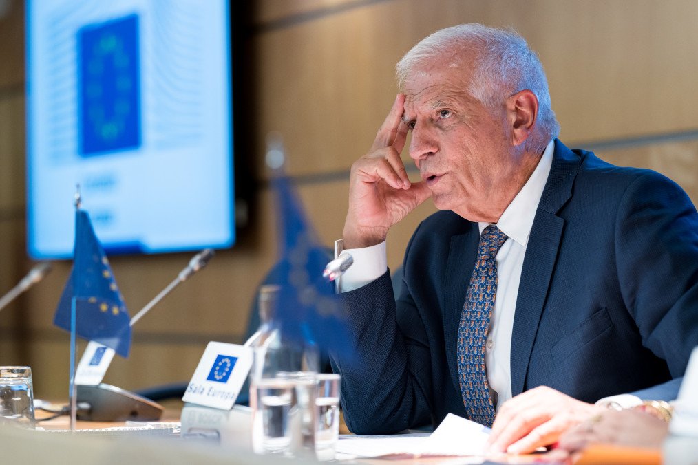 EU’s Josep Borrell Urges Deeper Ukrainian Strikes on Russia to Protect “Decisive” Energy Front