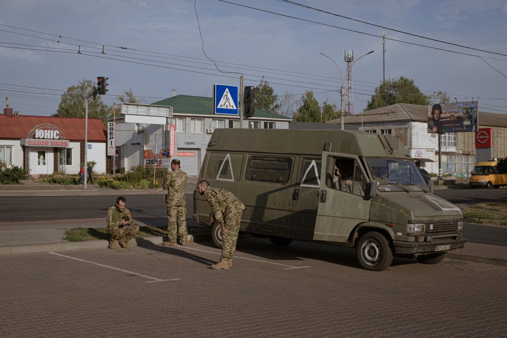 40,000 Russian Troops Diverted to Kursk Direction, Says Zelenskyy