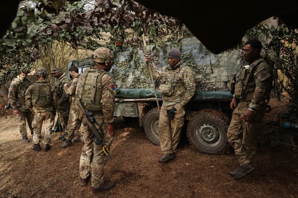 El Reino Unido enviará tropas a Ucrania para la defensa aérea, la seguridad portuaria y el apoyo a la formación el sistema londres primer ministro británico ucrania zona de guerra campo de batalla guerra ucrania